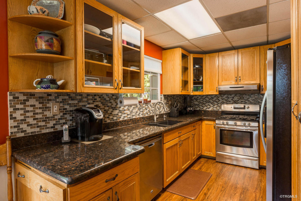 20160418010444432294000000-o